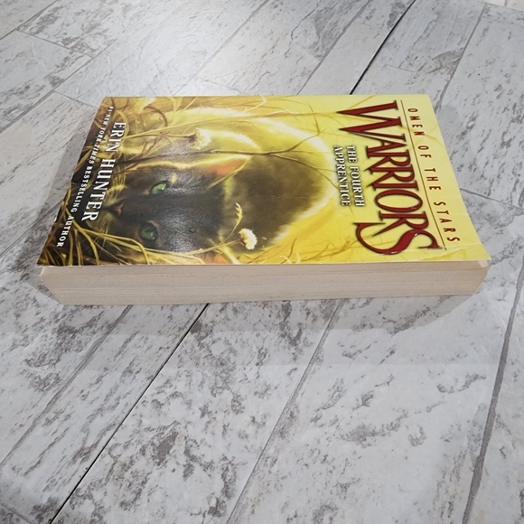 Warriors: Omen Of The Stars #1 The Fourth Apprentice Book - Picture 9 of 11